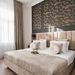 White Lotus - Loftaffair Collection Apartmán