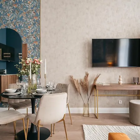 White Lotus - Loftaffair Collection Apartment *
