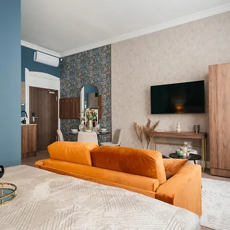 White Lotus - Loftaffair Collection