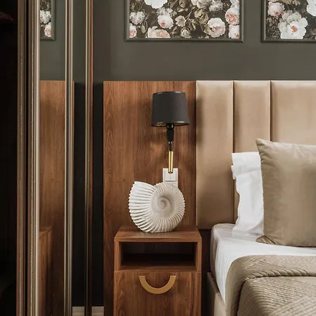 White Lotus By Fragola Collection * Krakau