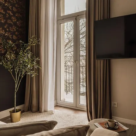 White Lotus By Fragola Collection * Krakau