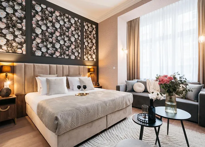 White Lotus - Loftaffair Collection Apartment *