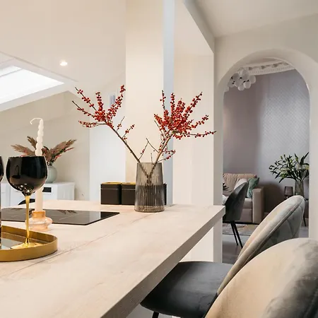 White Lotus - Loftaffair Collection *