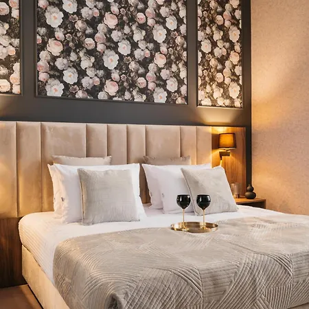 White Lotus - Loftaffair Collection *